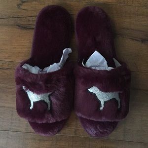 🆕 PINK Victoria’s Secret  Slippers💕